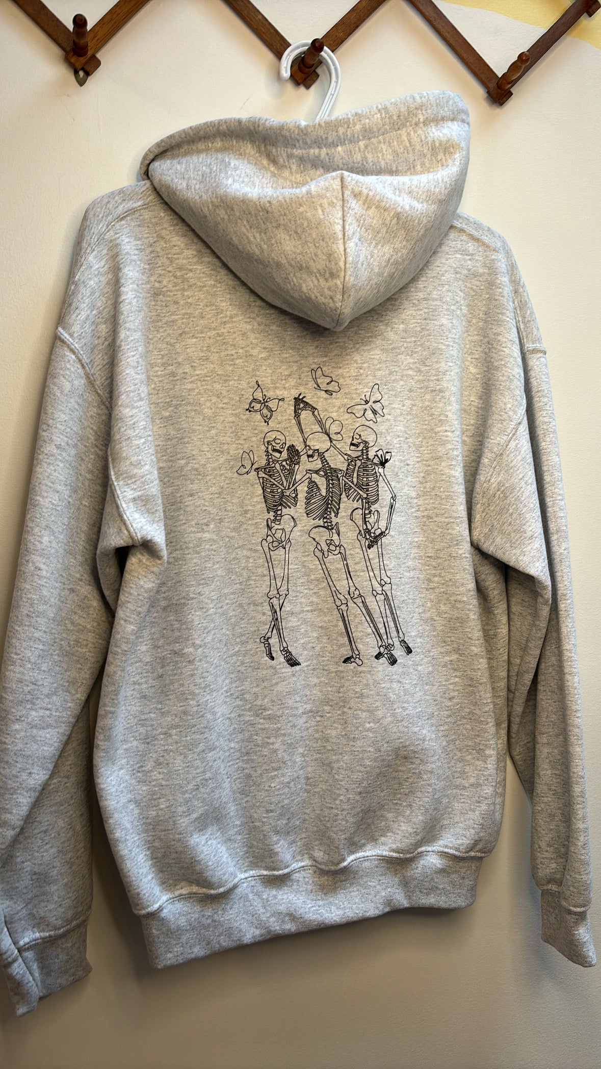 Classic Hoodie Dancing Skulls Med