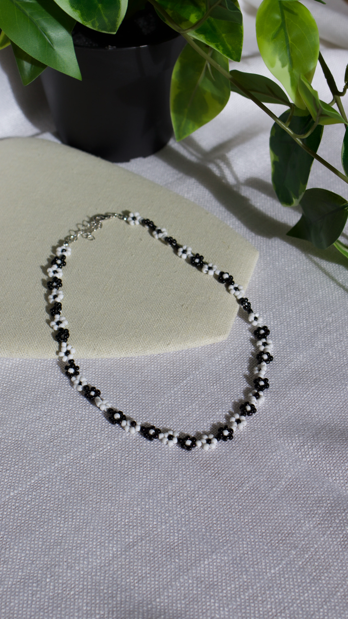 Black and White Daisy Beaded Necklace