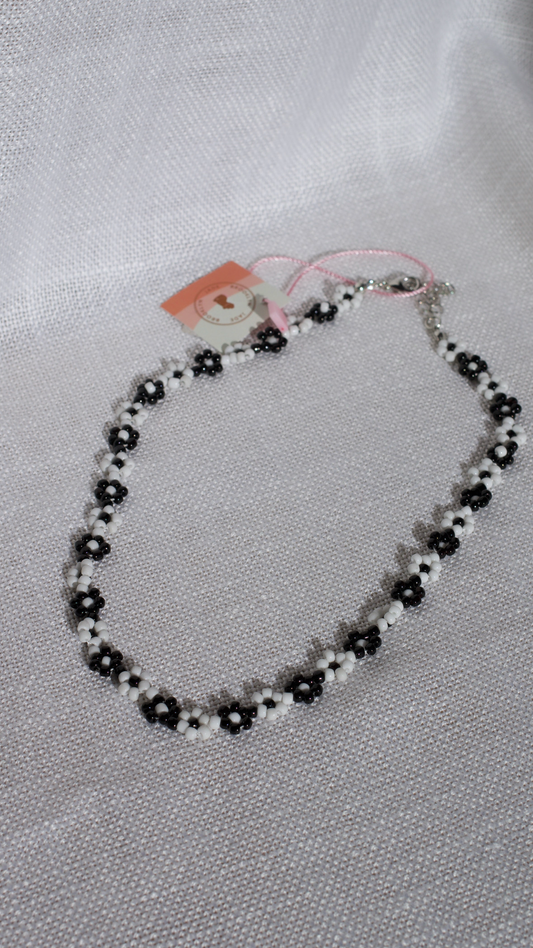 Black and White Daisy Beaded Necklace